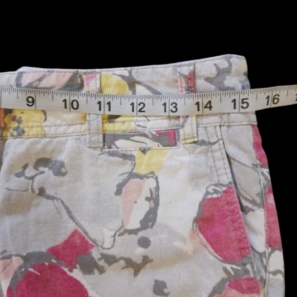 ANN TAYLOR LOFT Shorts. Womens. Size 2. Water color mult-color print. - Picture 7 of 9